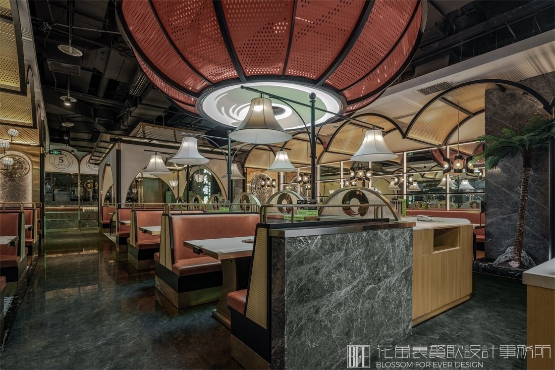 【嗨撈豬肚雞】火鍋店餐飲空間設計案例圖片 02