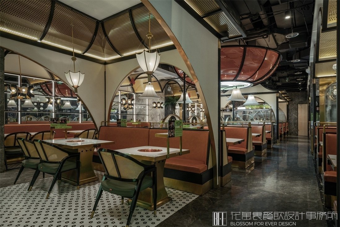 【嗨撈豬肚雞】火鍋店餐飲空間設計案例圖片 06