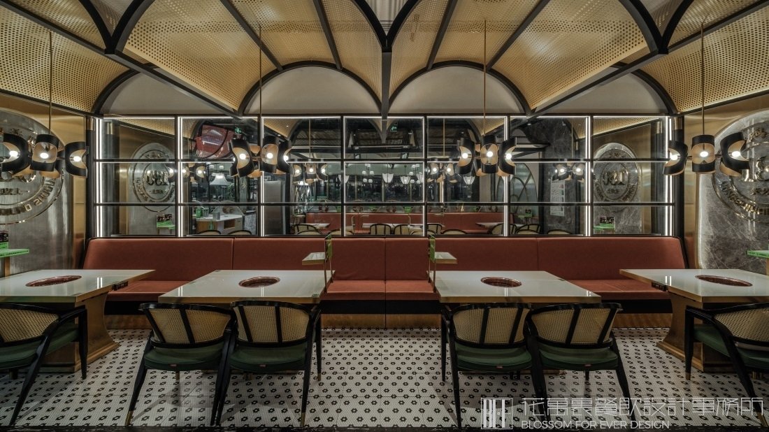 【嗨撈豬肚雞】火鍋店餐飲空間設計案例圖片 010